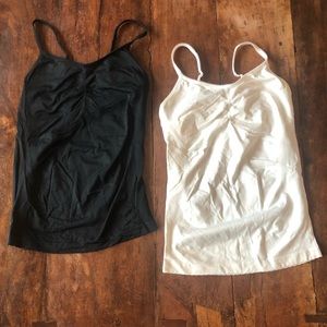 Bundle of 2 Gap camis - size medium